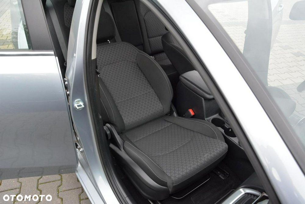 Kia Ceed SW 1.6 CRDi DCT Spirit - 17