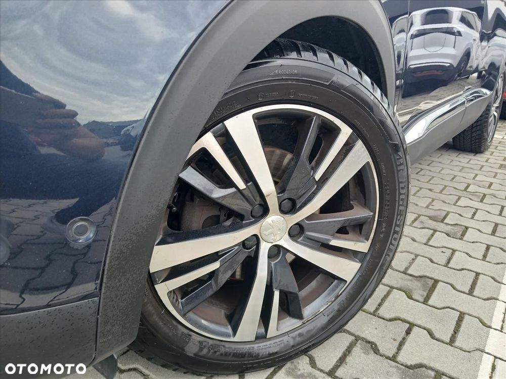 Peugeot 5008 1.6 PureTech Allure S&S EAT8 - 29