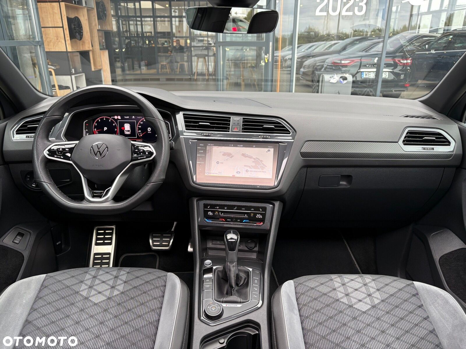 Volkswagen Tiguan - 9