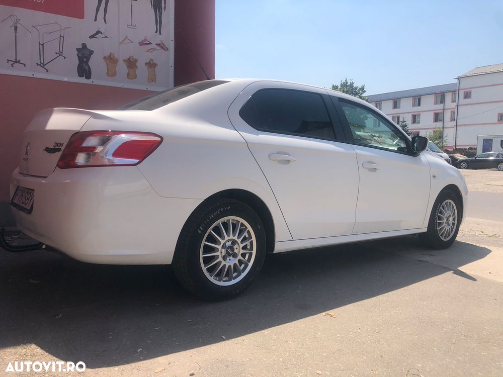 Peugeot 301 - 3