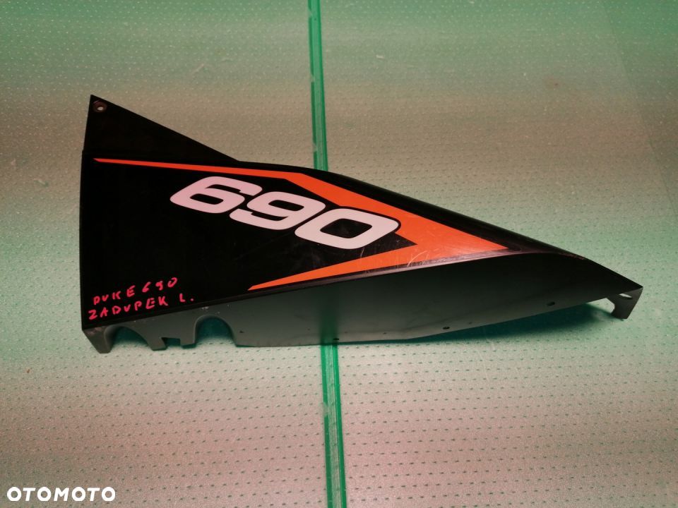 KTM DUKE 690 owiewka zadupek ogonek lewy