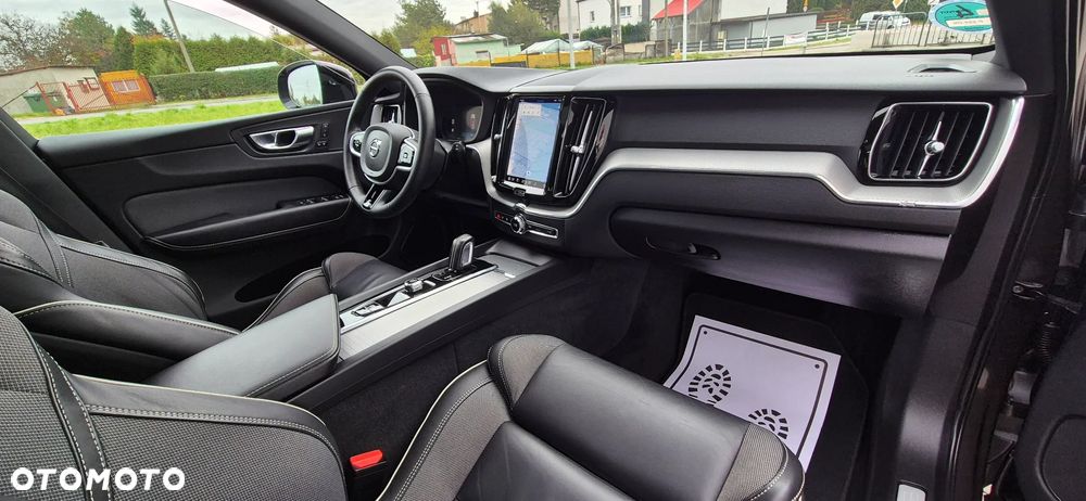 Volvo XC 60 T5 AWD R-Design - 14