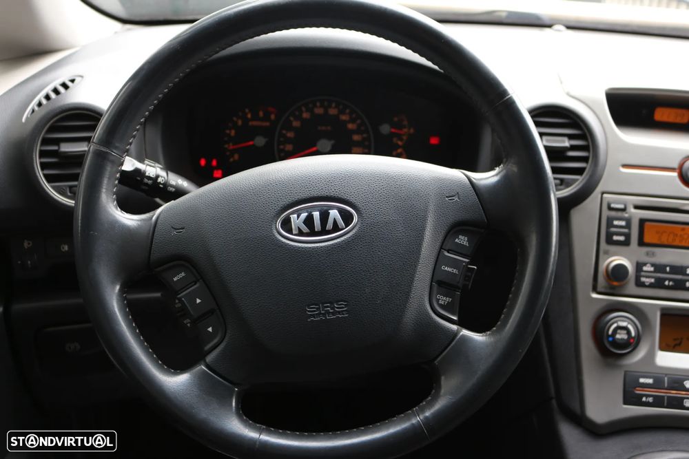 Kia Carens 2.0 CRDi Mood - 26