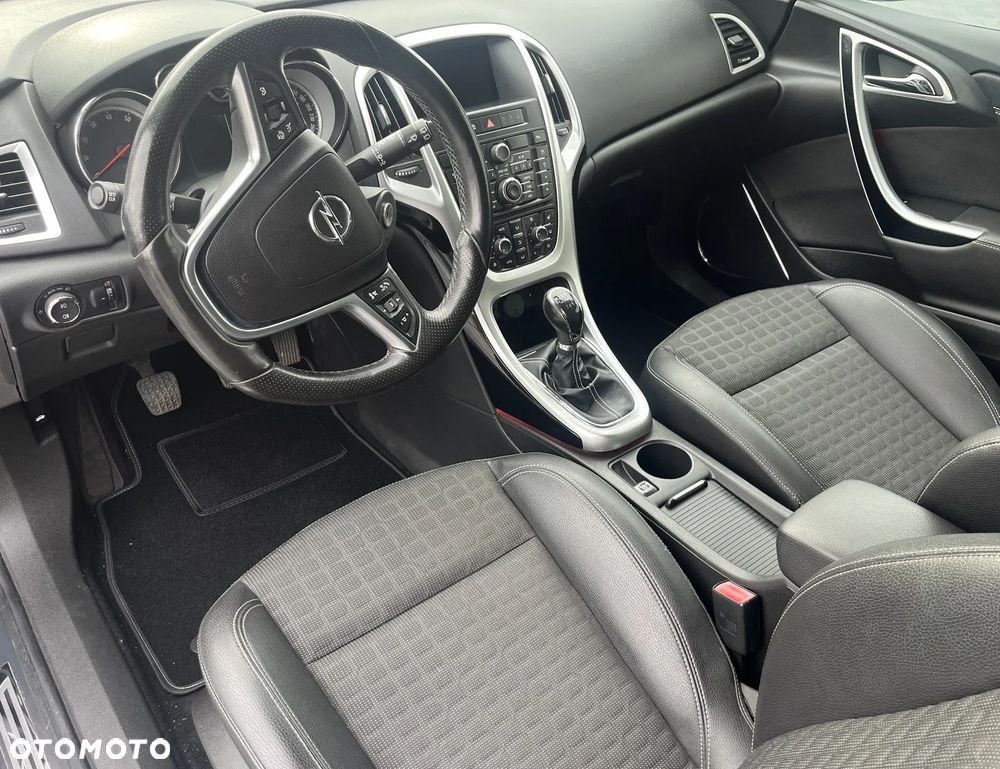 Opel Astra 1.6 T Cosmo - 10