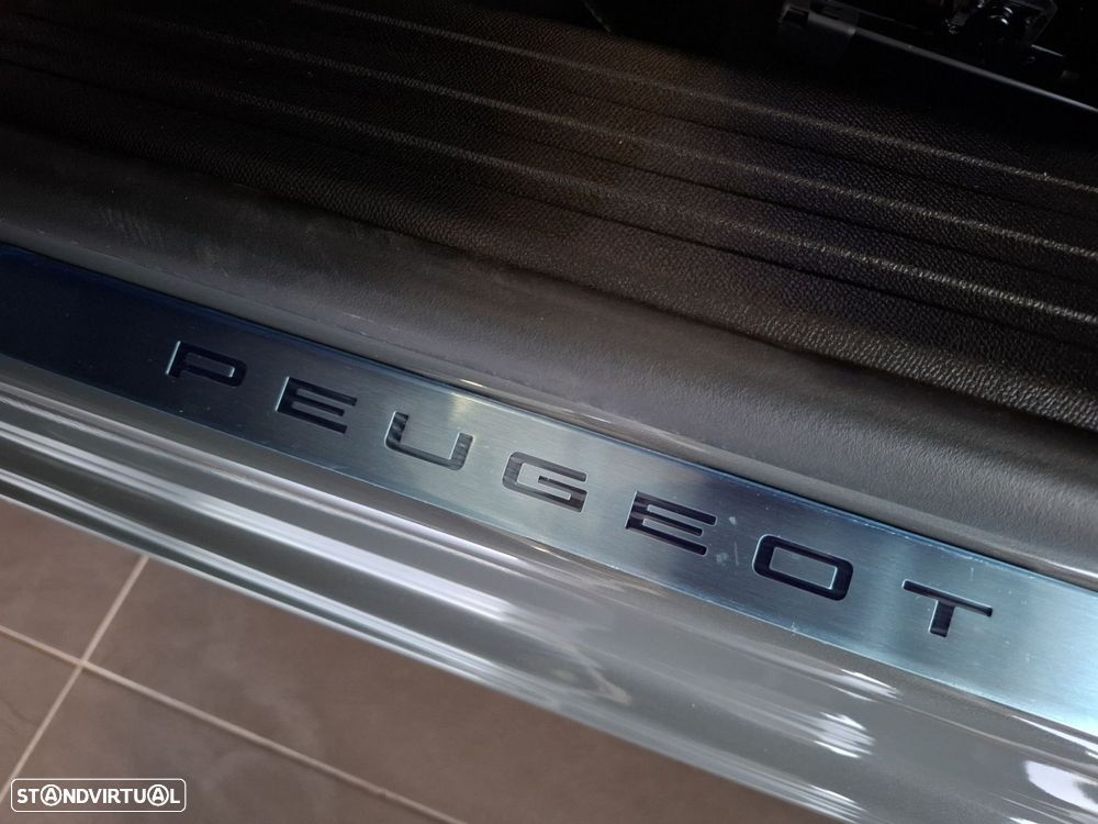 Peugeot 2008 1.2 Hybrid GT e-DCS6 - 23