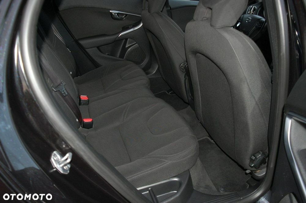 Volvo V40 Cross Country - 25