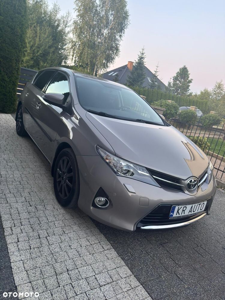 Toyota Auris 2.0 D-4D Prestige - 23