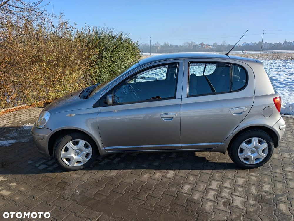 Toyota Yaris 1.3 - 4