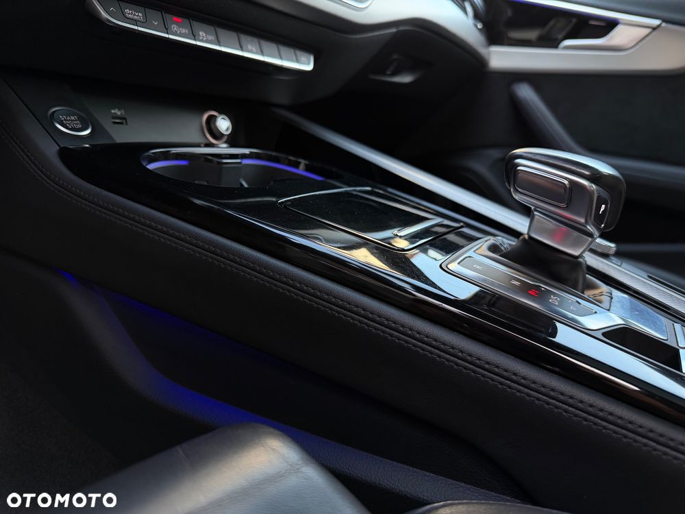 Audi A4 Avant 40 TDI S tronic S line - 19