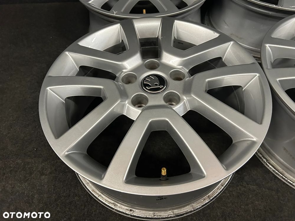 Alufelgi Skoda Yeti, Superb II, III, Octavia II, III 17 cali 5x112 4szt. Ładna! - 6