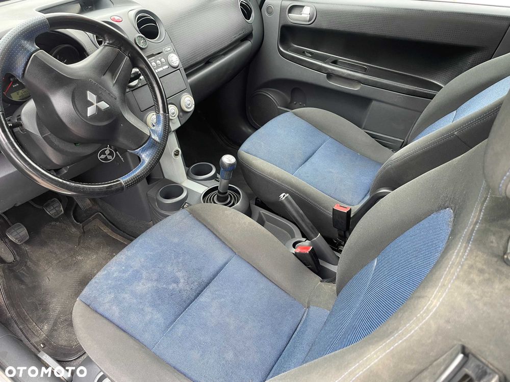 Mitsubishi Colt - 5
