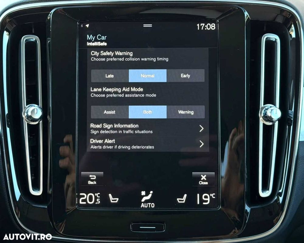 VOLVO XC40 2022 — imagine 29