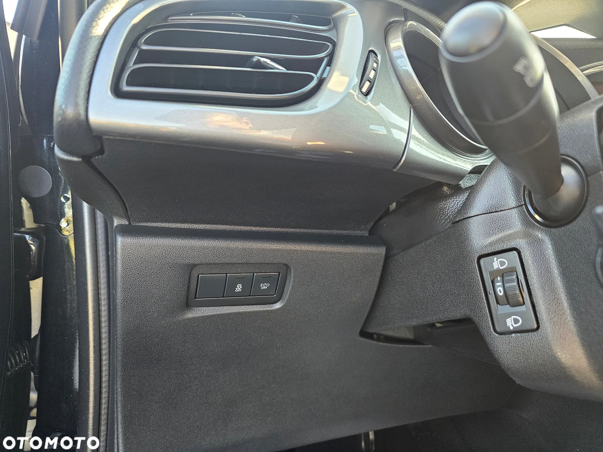 Citroën C3 e-HDi 90 FAP EGS6 Exclusive - 24