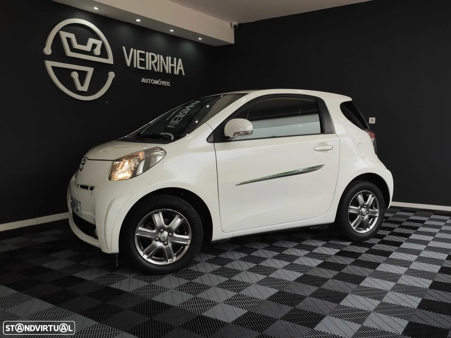 Toyota iQ 1.0 VVT-i 2 EP - 2