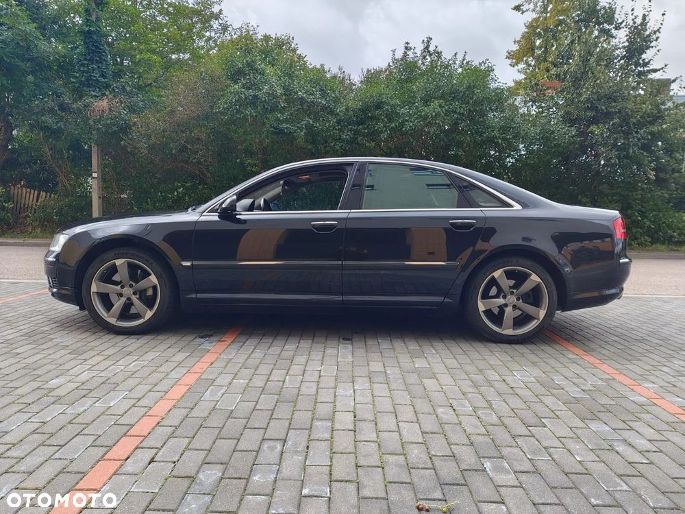 Audi A8 4.2 Quattro - 8