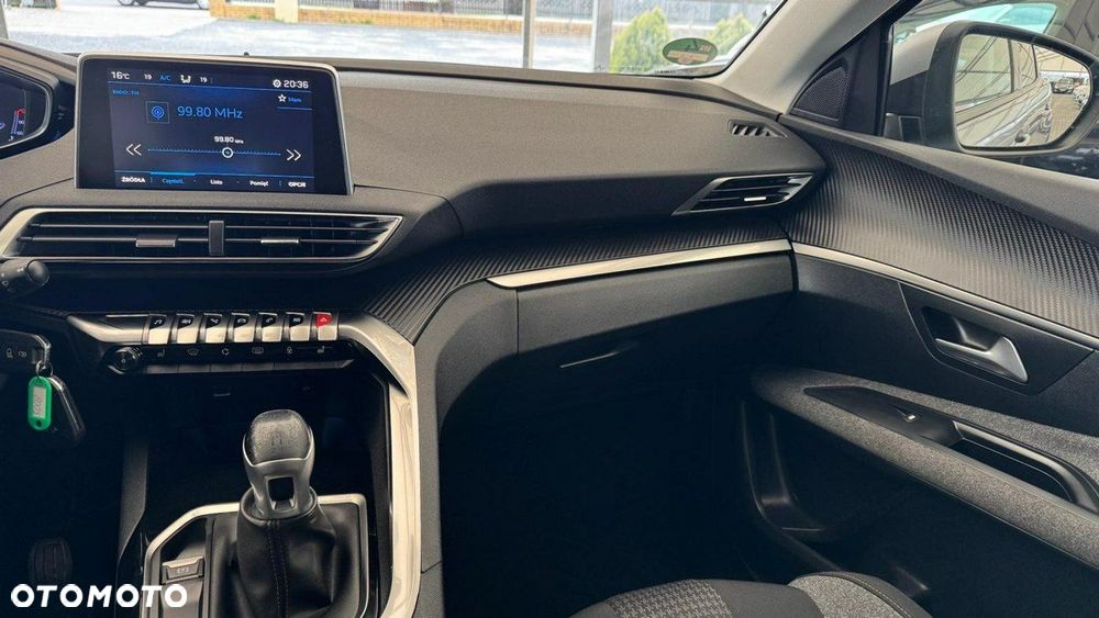 Peugeot 3008 1.2 PureTech Road Trip S&S - 37