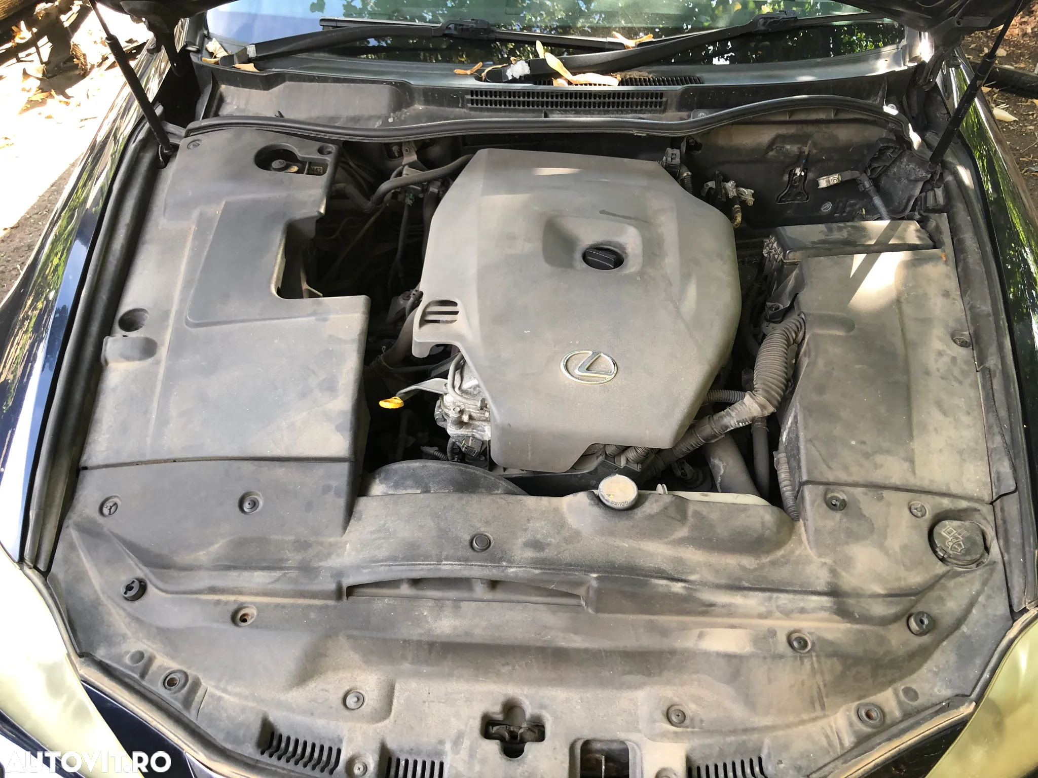Dezmembrez Lexus IS 220D - 10