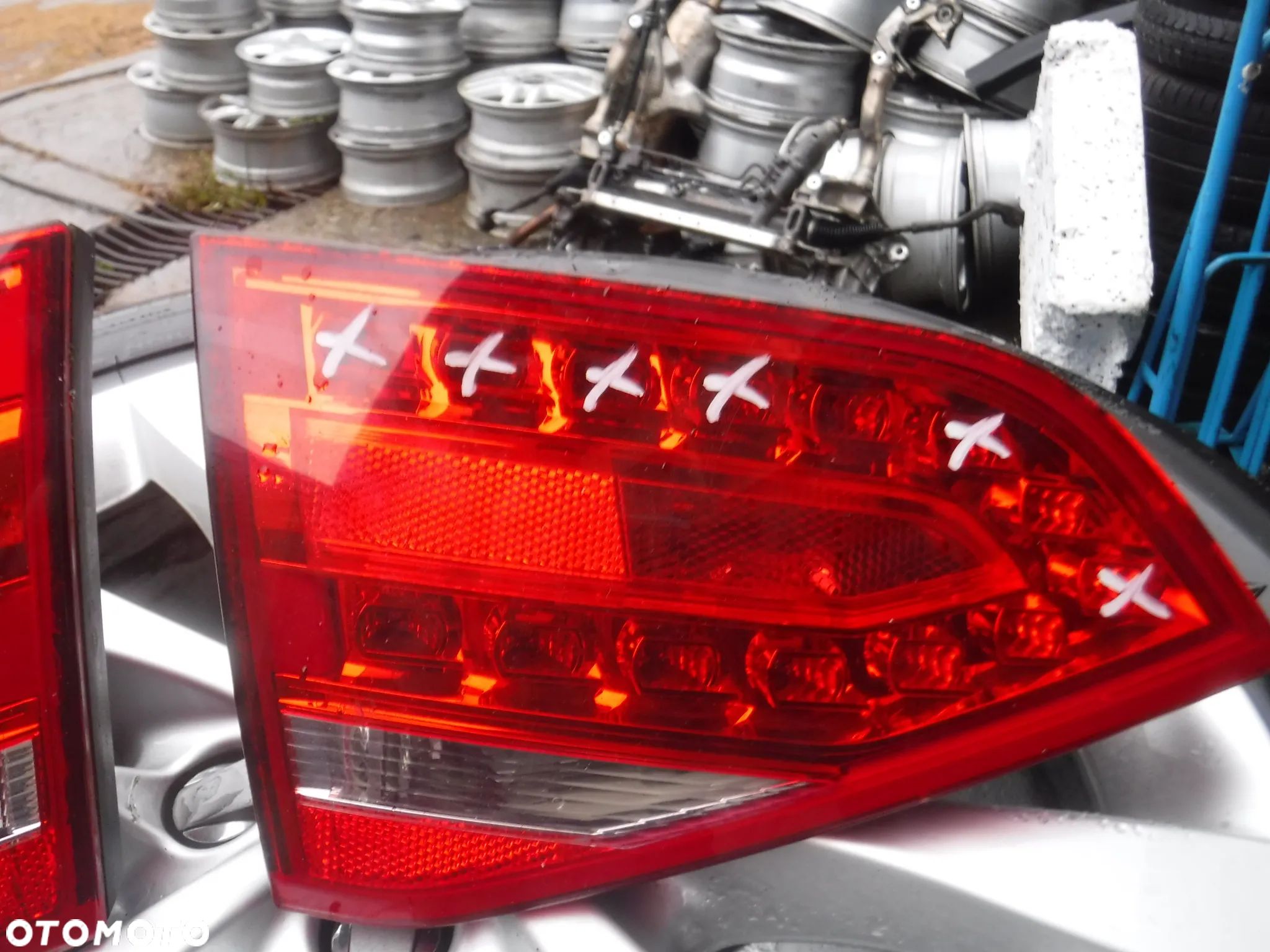 Audi A4 B8 sedan lampa LED lewa  tyl  w klape - 1