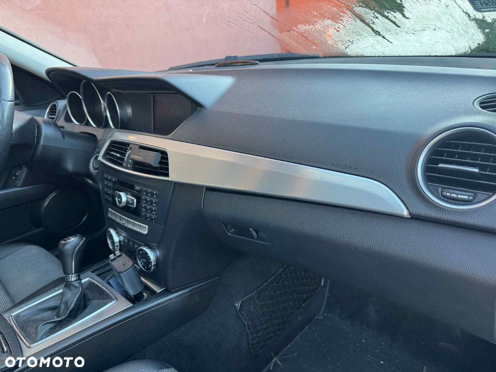 Mercedes-Benz Klasa C 200 CDI DPF (BlueEFFICIENCY) Avantgarde - 7