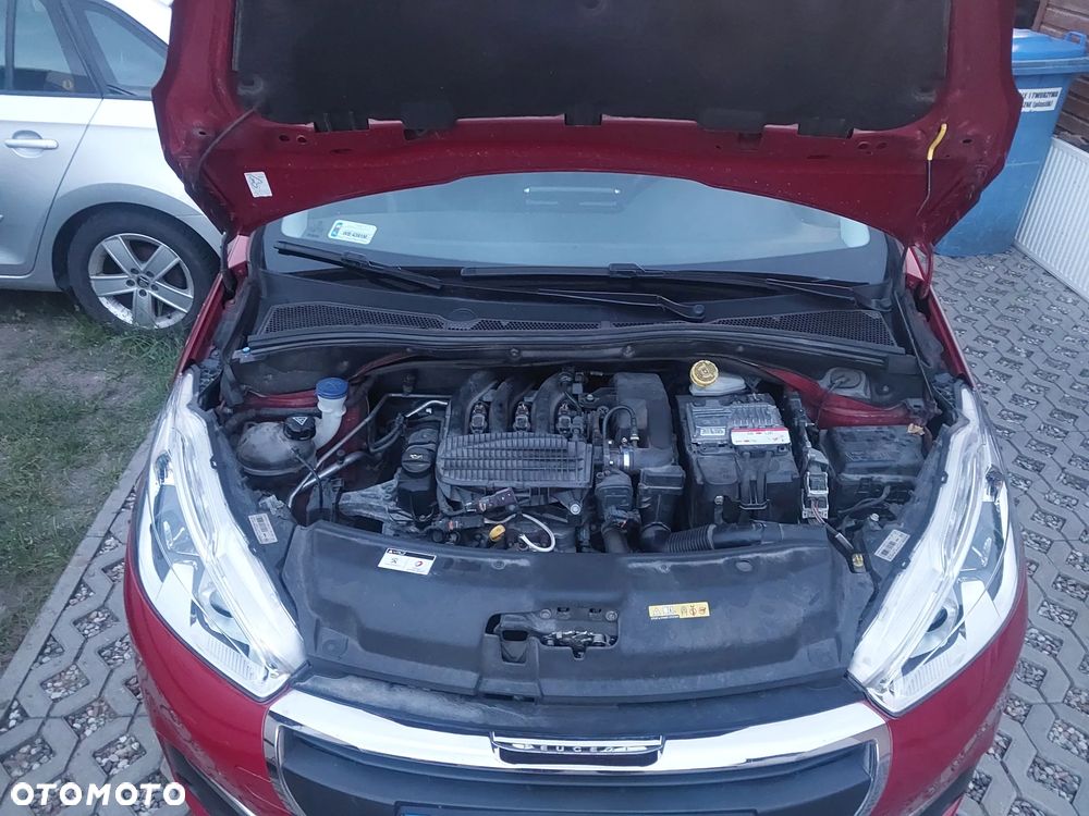 Peugeot 208 - 5