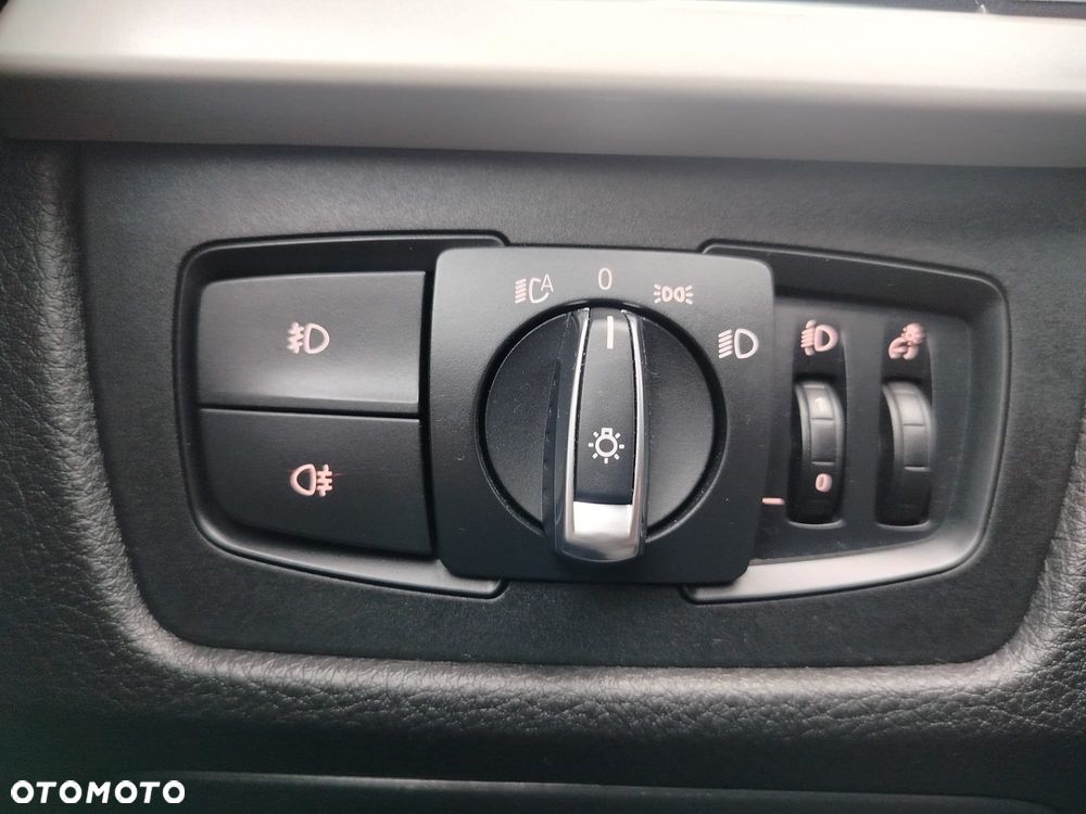 BMW Seria 3 - 36
