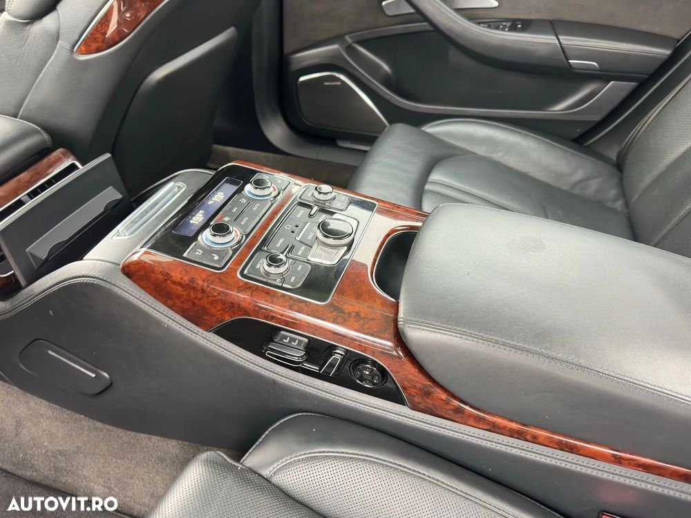 Audi A8 - 6