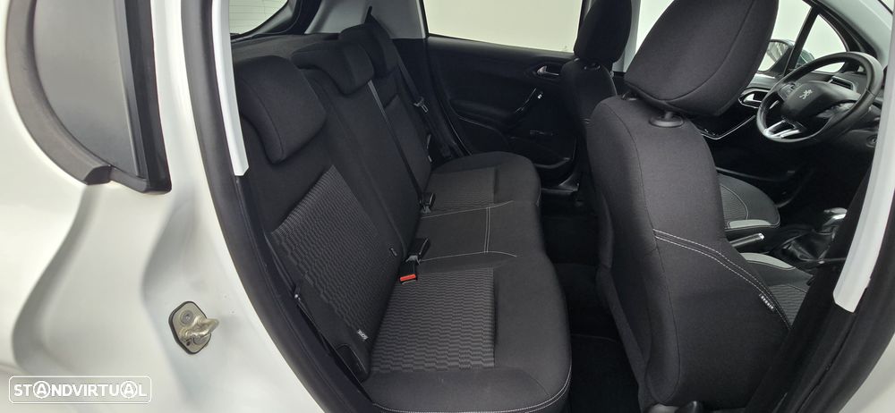 Peugeot 208 1.2 PureTech Style - 12