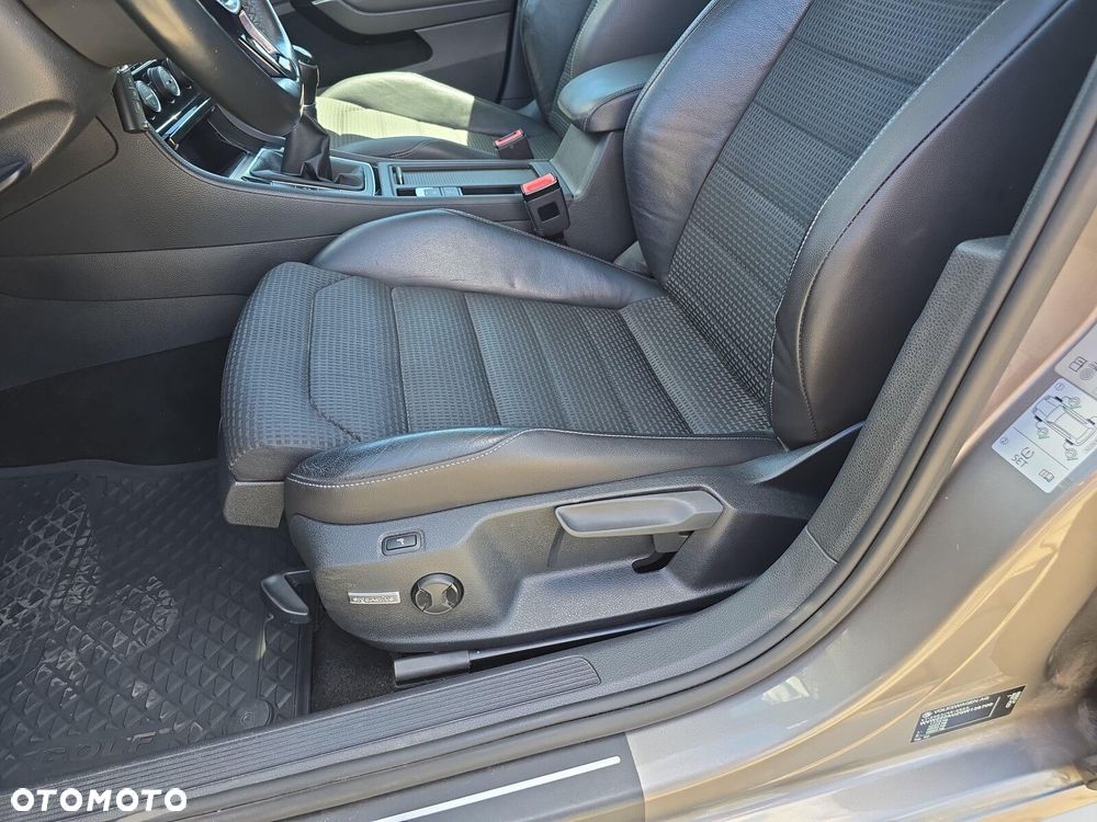 Volkswagen Golf - 12