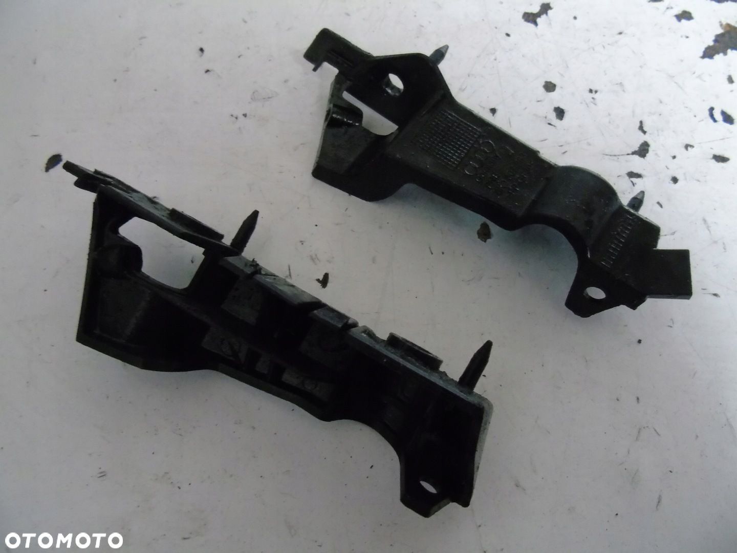 ŚLIZGI ZDERZAKA AUDI A4 B8 8K0807283 - 1