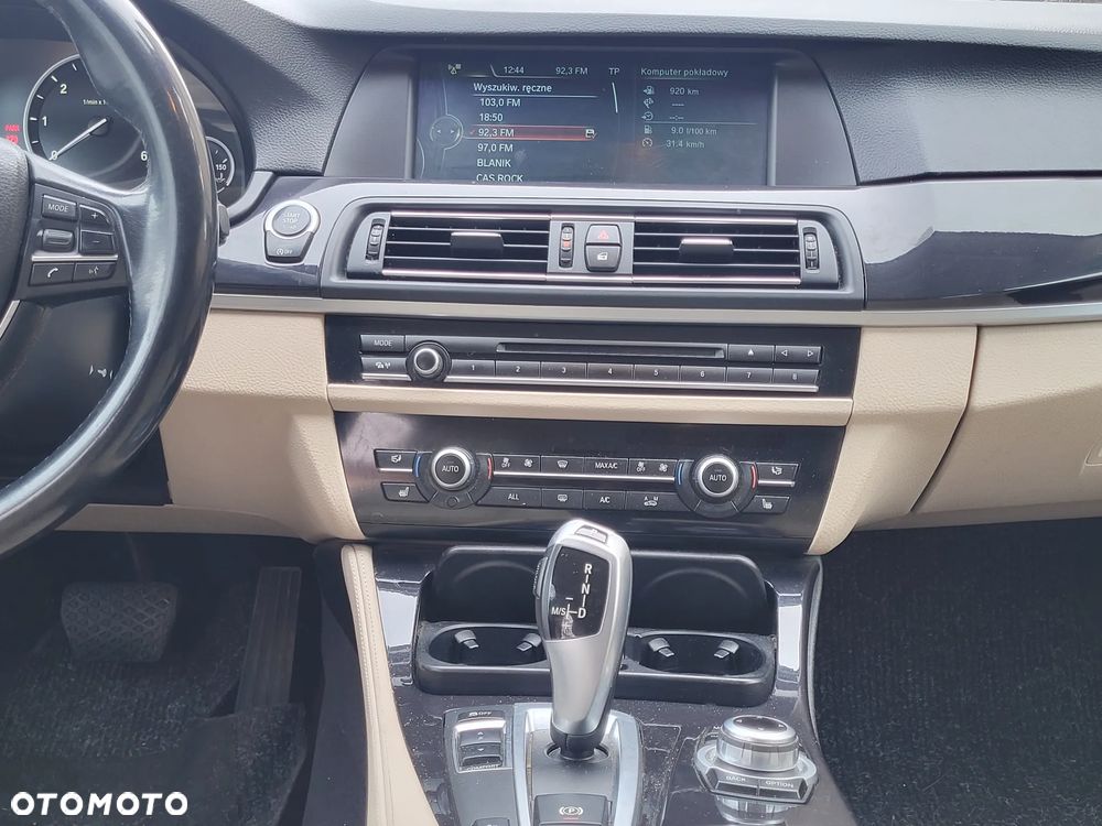 BMW Seria 5 520d xDrive Luxury Line - 11