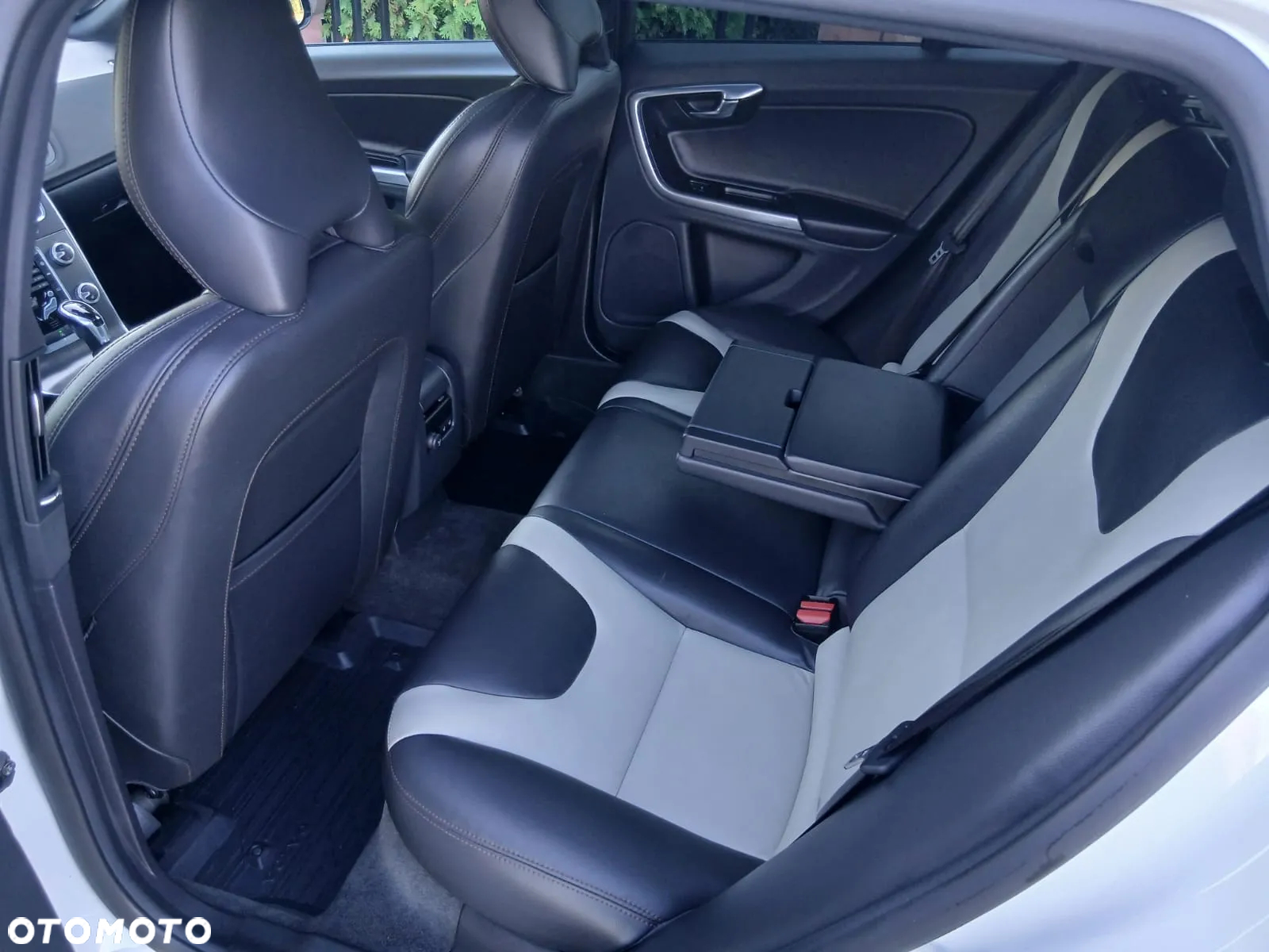 Volvo V60 D4 Drive-E Summum - 32