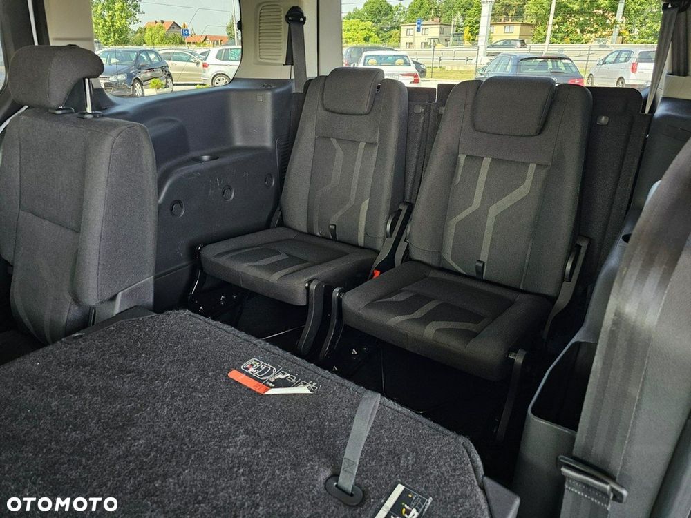 Ford Tourneo Connect Grand - 29