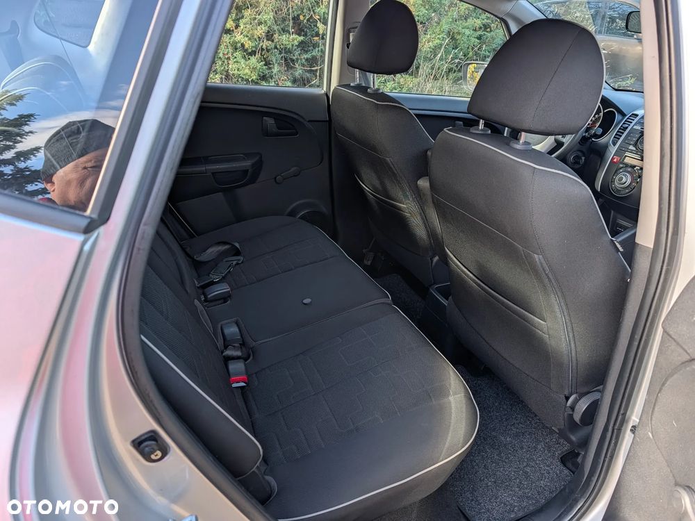 Kia Venga - 9