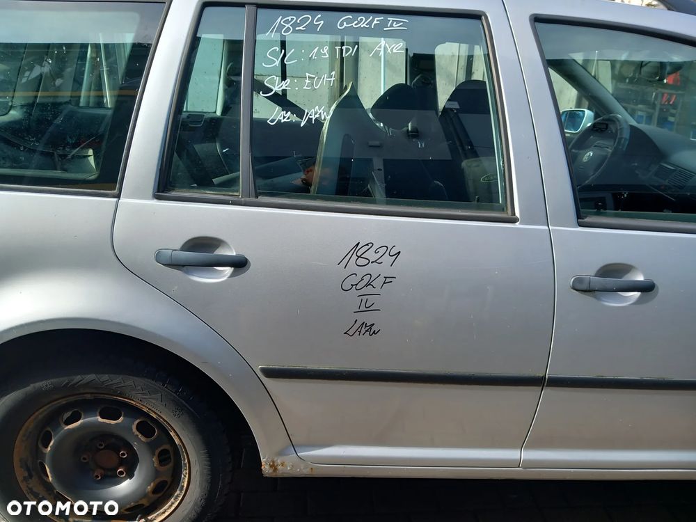 VW GOLF IV DRZWI PRAWE TYLNE PRAWY TYŁ KOMBI KOLOR: LA7W - 1