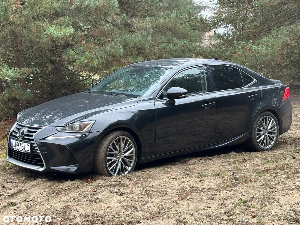 Lexus IS 200t - 3
