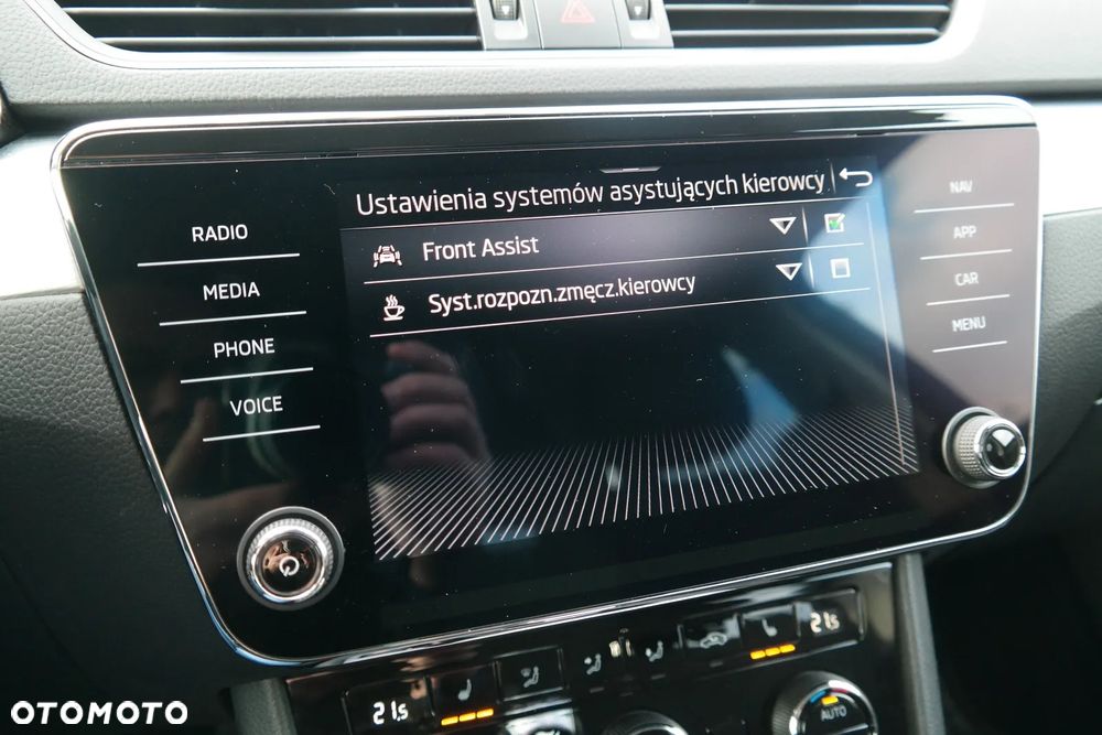 Skoda Superb 2.0 TSI Ambition DSG - 25