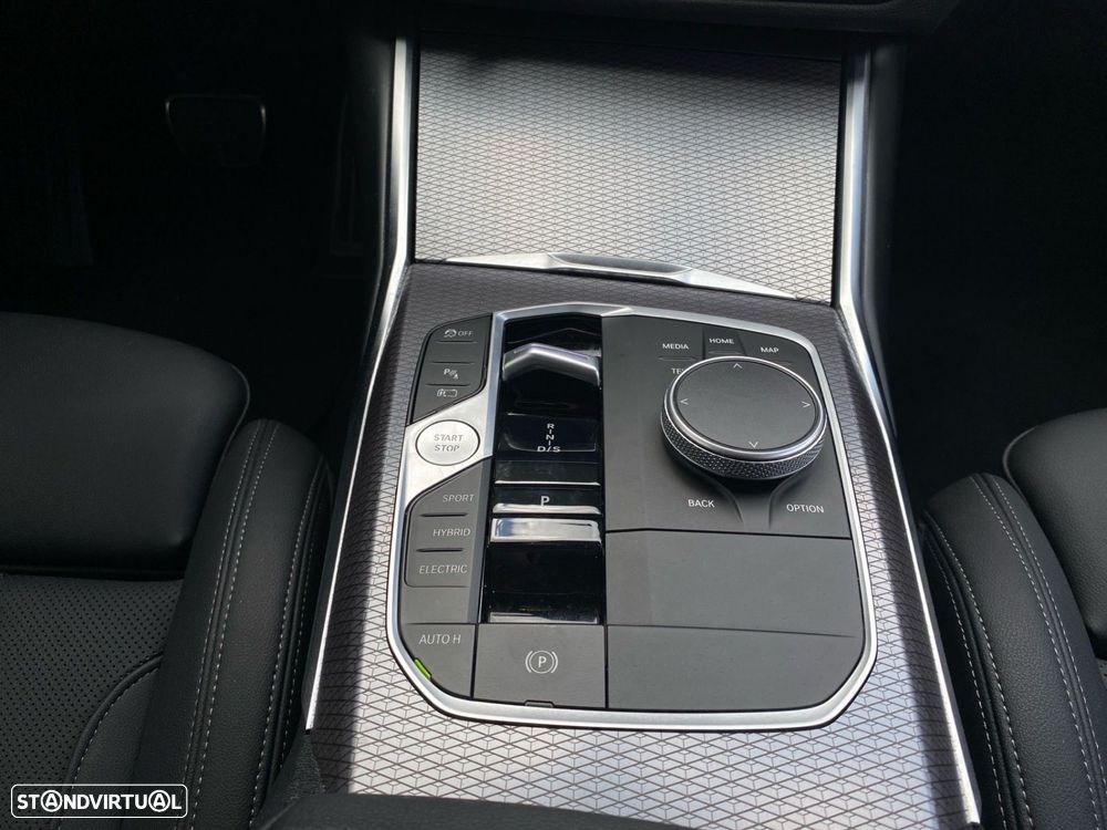 BMW 330 e Pack Desportivo M Auto - 14