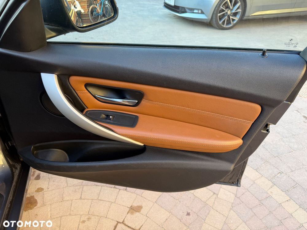 BMW Seria 3 320d Efficient Dynamics Edition - 14