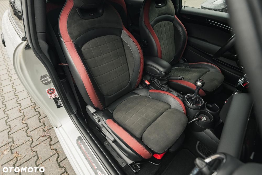 MINI John Cooper Works - 16