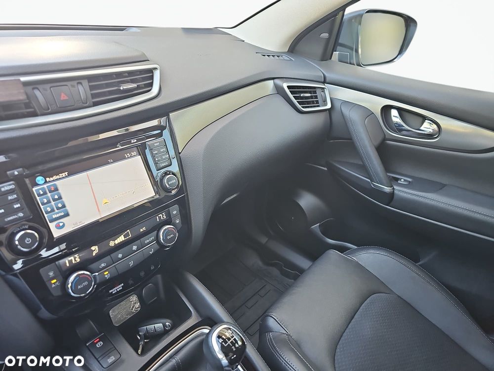Nissan Qashqai 1.6 DIG-T Tekna - 25