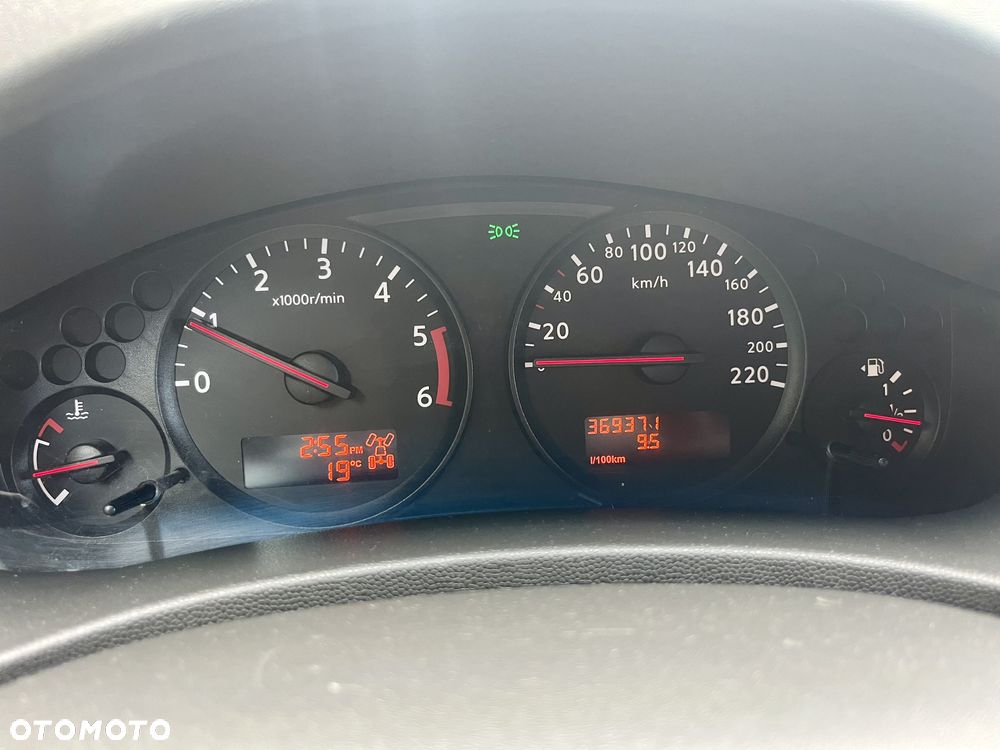 Nissan Navara 2.5 D LE Long EU5 - 9