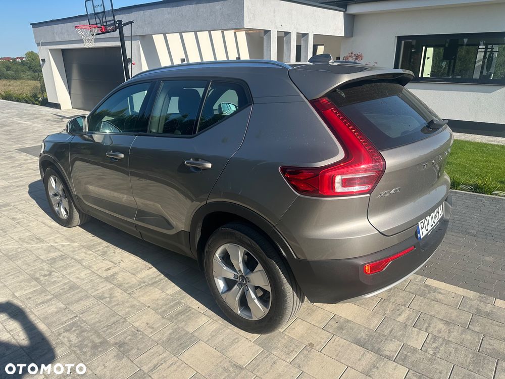 Volvo XC 40 T3 Momentum Pro - 4