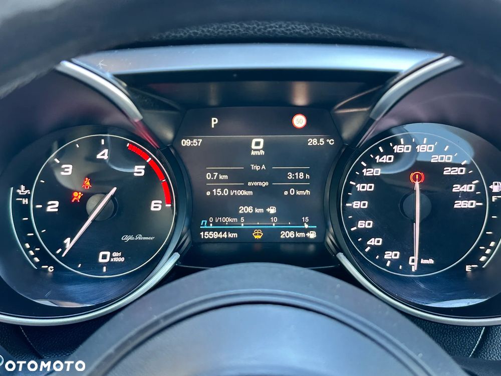 Alfa Romeo Giulia 2.2 D Turbo Super - 23
