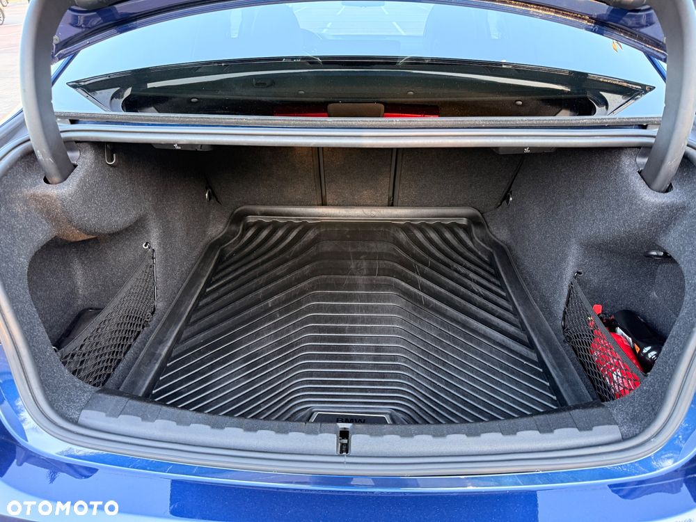 BMW Seria 3 330i xDrive Sport Line - 20