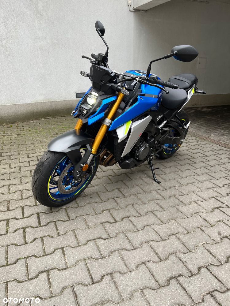 Suzuki GSX 1000 - 11