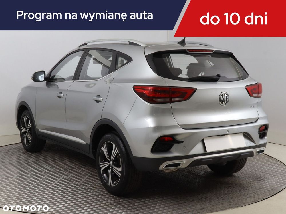 MG ZS - 6