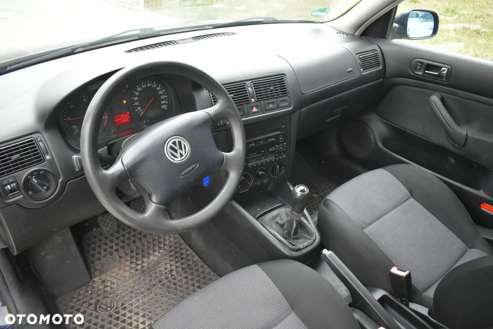 Volkswagen Golf - 5