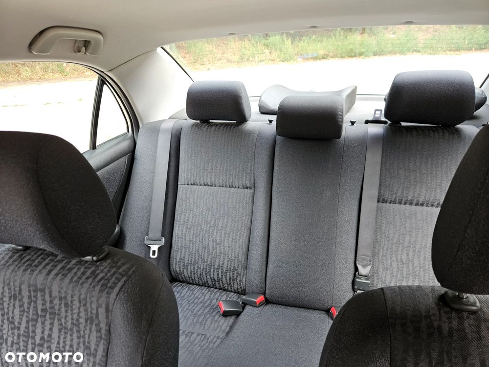 Toyota Corolla 1.6 VVT-i Base - 12