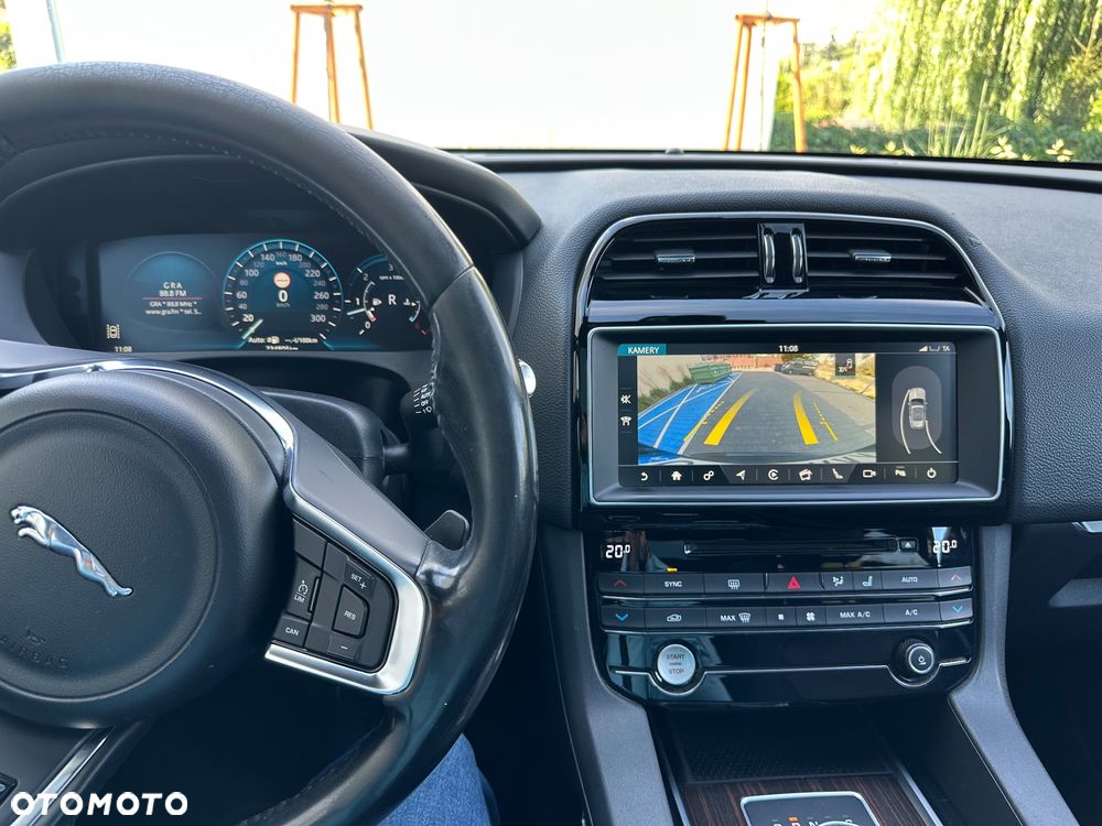 Jaguar F-Pace 3.0 TDV6 AWD R-Sport - 26