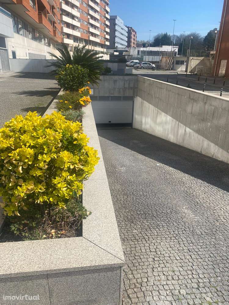 Arrenda-se 1 Lugar de Garagem – Bessa, Porto - Grande imagem: 2/11